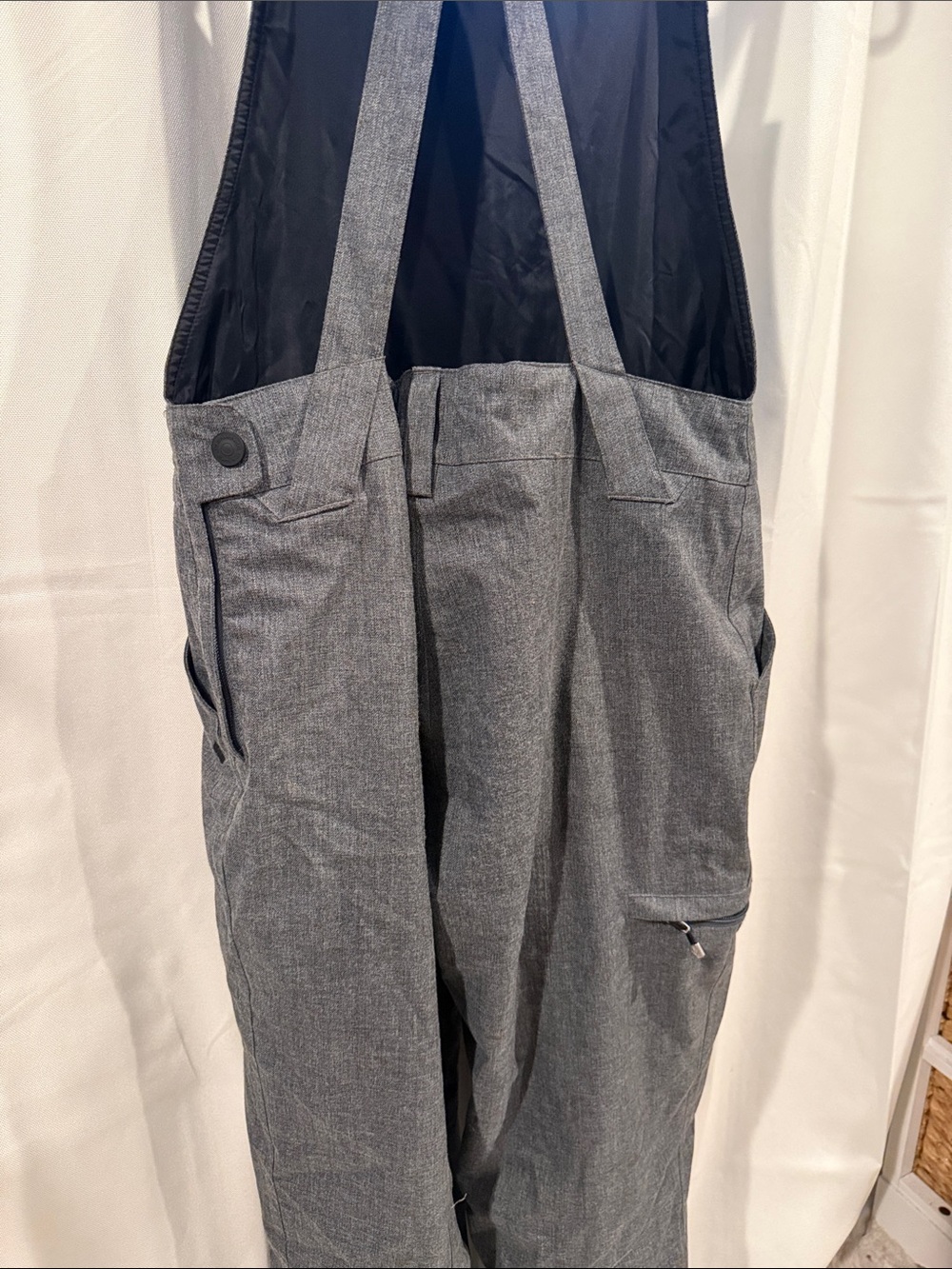 Obermeyer Malta Bib Overalls Women's Size 8 Skiing Snow Cold Pants $199 - Picture 3 of 10